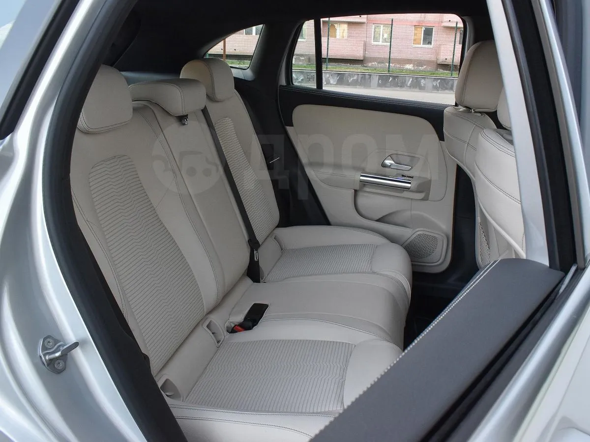 Mercedes-Benz GLA-Class  Image 8