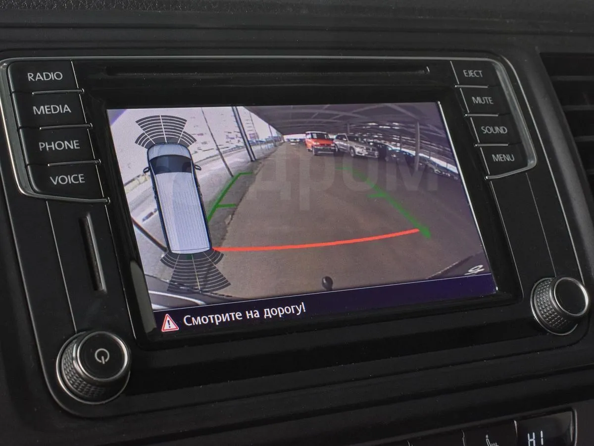 Volkswagen Caravelle  Image 6