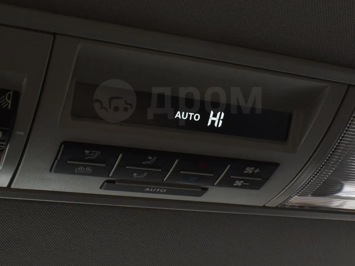 Volkswagen Caravelle  Image 9