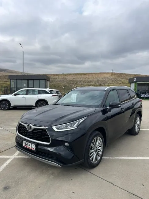 Toyota Highlander  Image 2