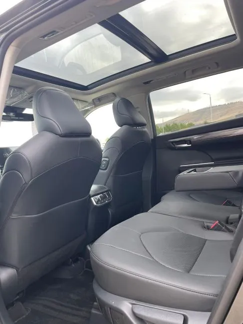 Toyota Highlander  Image 9