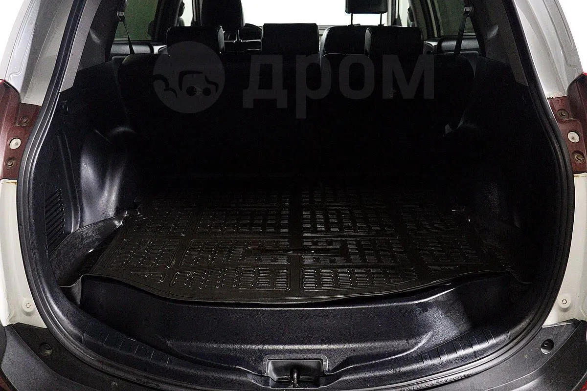 Toyota RAV4  Image 9