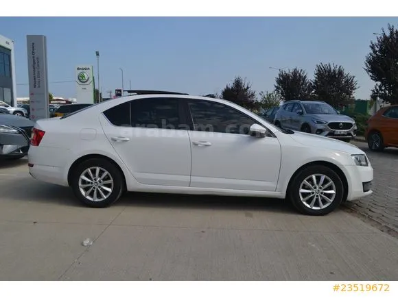 Skoda Octavia 1.6 TDI Style Image 9