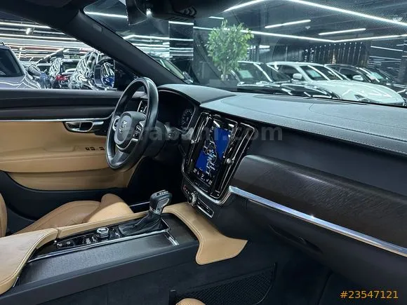 Volvo V90 Cross Country 2.0 D D5 Pro Image 9