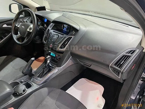 Ford Focus 1.6 Ti-VCT Titanium Image 10