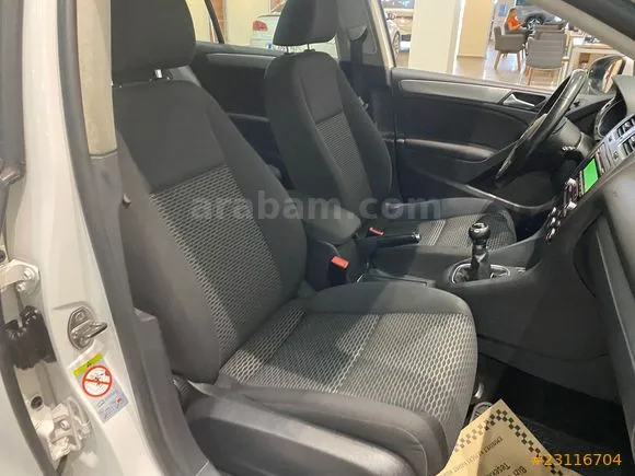 Volkswagen Golf 1.6 Trendline Image 10