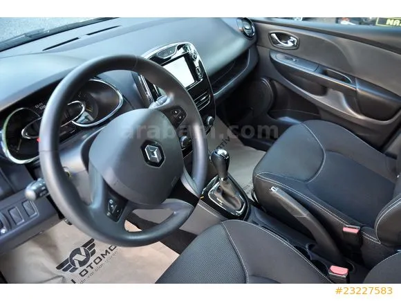 Renault Clio 1.2 Touch Image 9