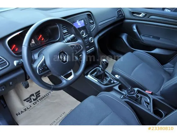 Renault Megane 1.3 TCe Joy Image 9