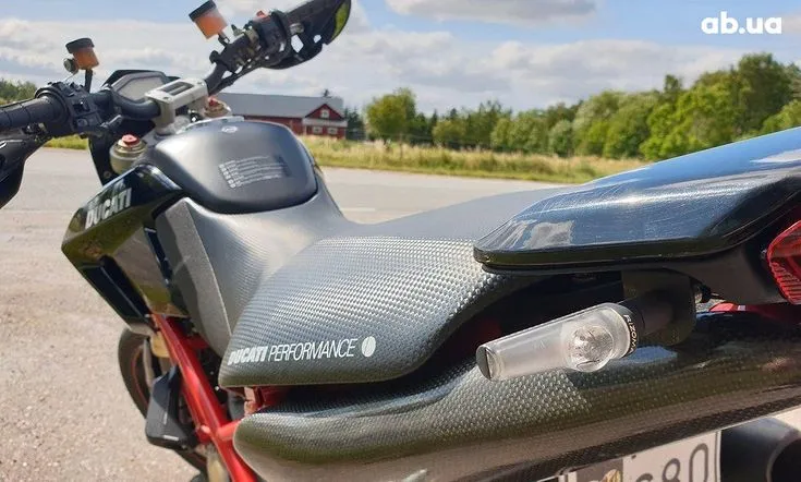 Ducati Hypermotard  Image 2