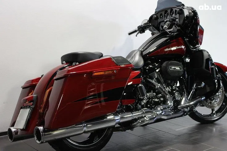 Harley-Davidson FLHXSE  Image 7